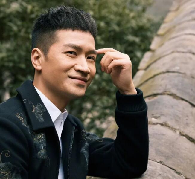 何晟铭回应:谢谢关注 女儿十三岁了